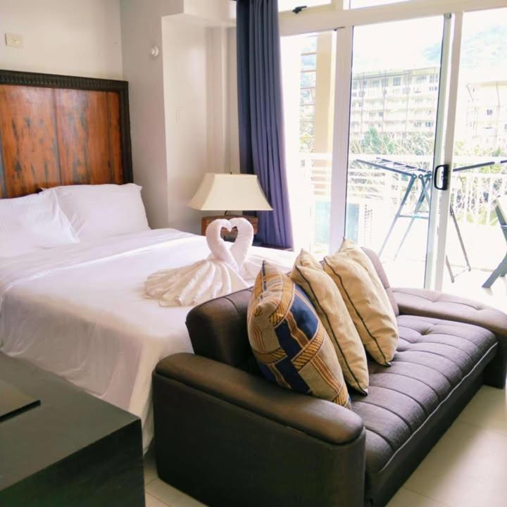 Pico De Loro Beach And Country Club Cutad Eksteriør billede